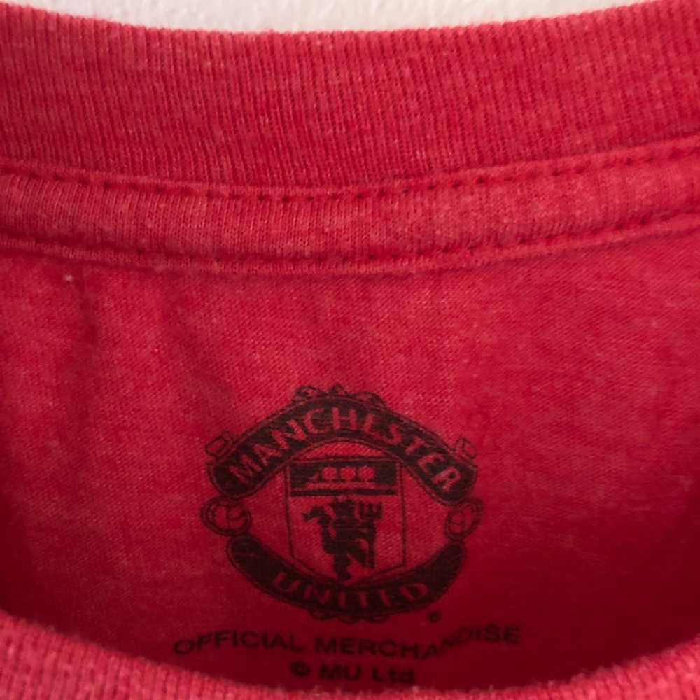 Manchester United Football T-Shirt. Red, Size Large - Picture 4 of 4